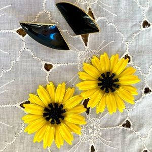 2 pairs vintage earrings (80’s + 60’s)